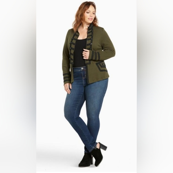 TORRID Luxe Stretch Skinny Jeans in Blue Dream & Extra Short Length NWOT - Picture 3 of 3